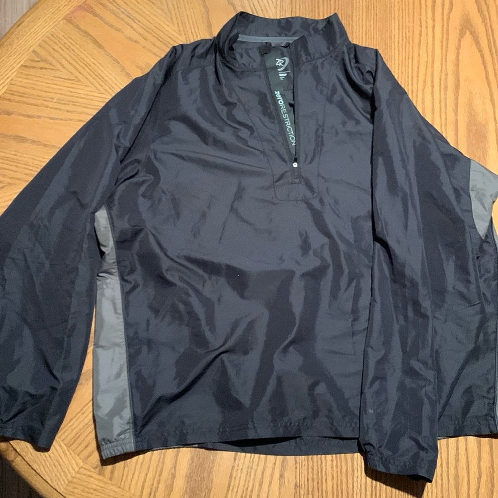 Men’s windbreaker- Tour Series
